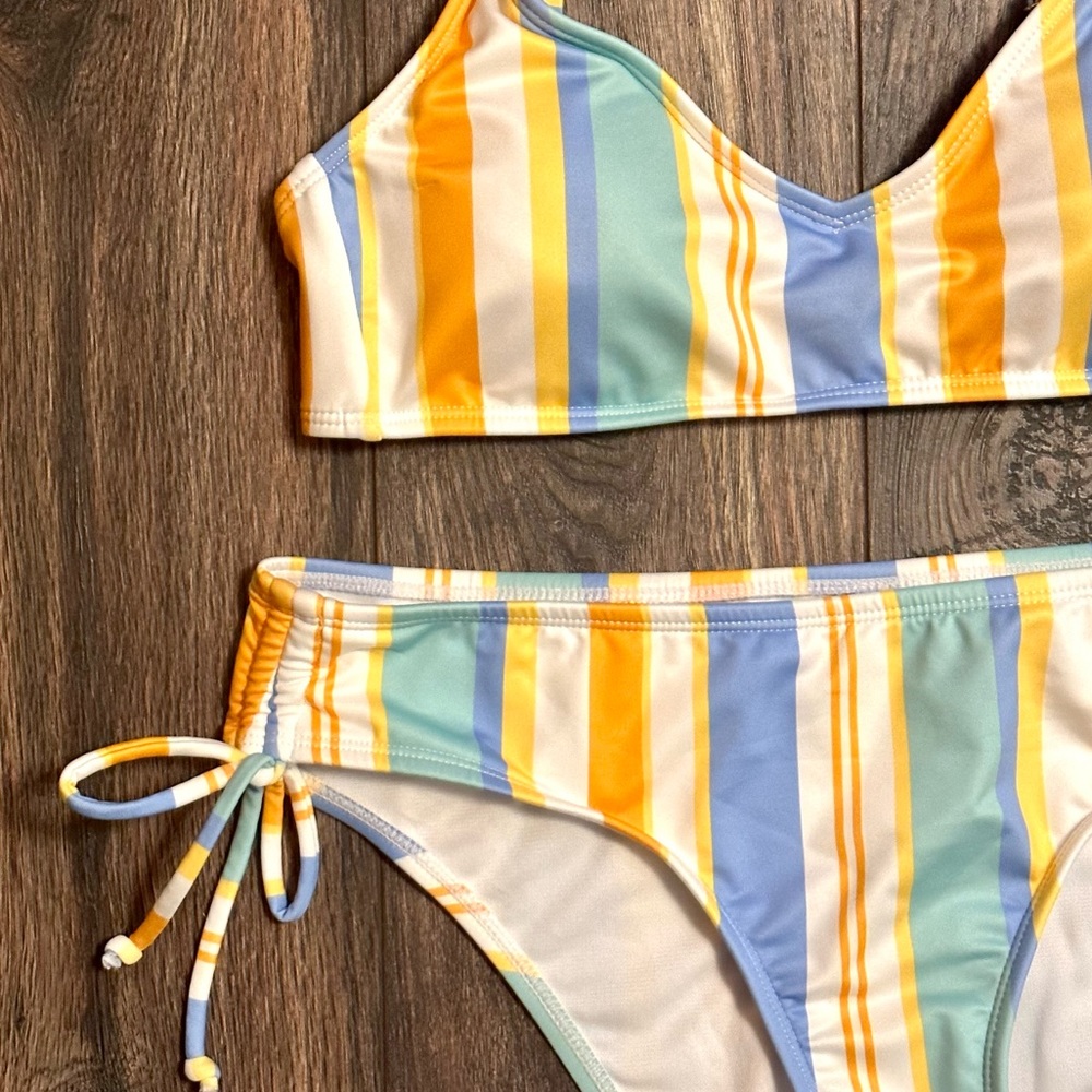 Hurley 2 piece bikini BNWT size medium - Picture 10 of 16